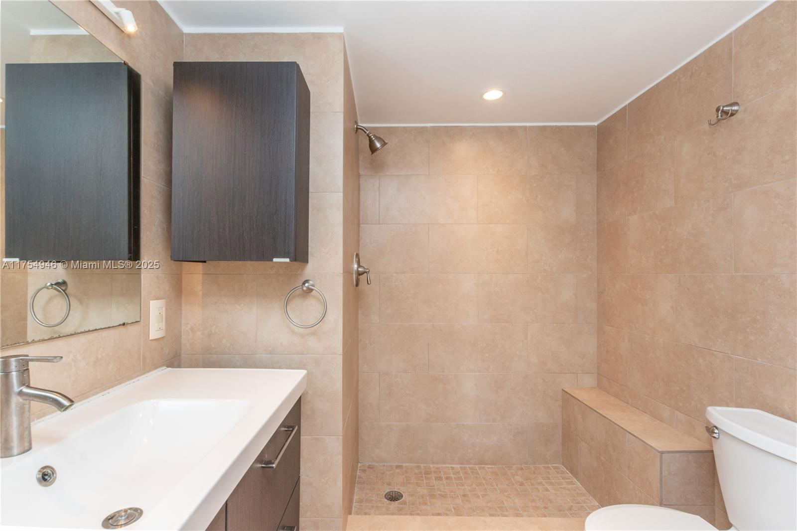 Real estate property located at 2780 183rd St #1810, Miami-dade, Commodore Plaza Condo, Aventura, FL