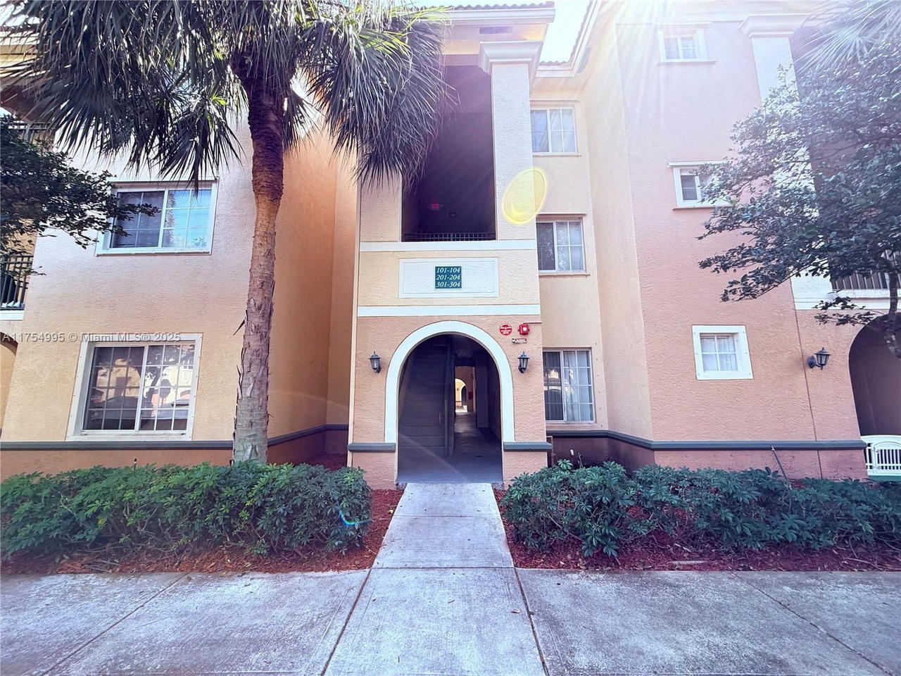 Real estate property located at 2586 Centergate Dr #104, Broward, Aventine At Miramar Condo, Miramar, FL