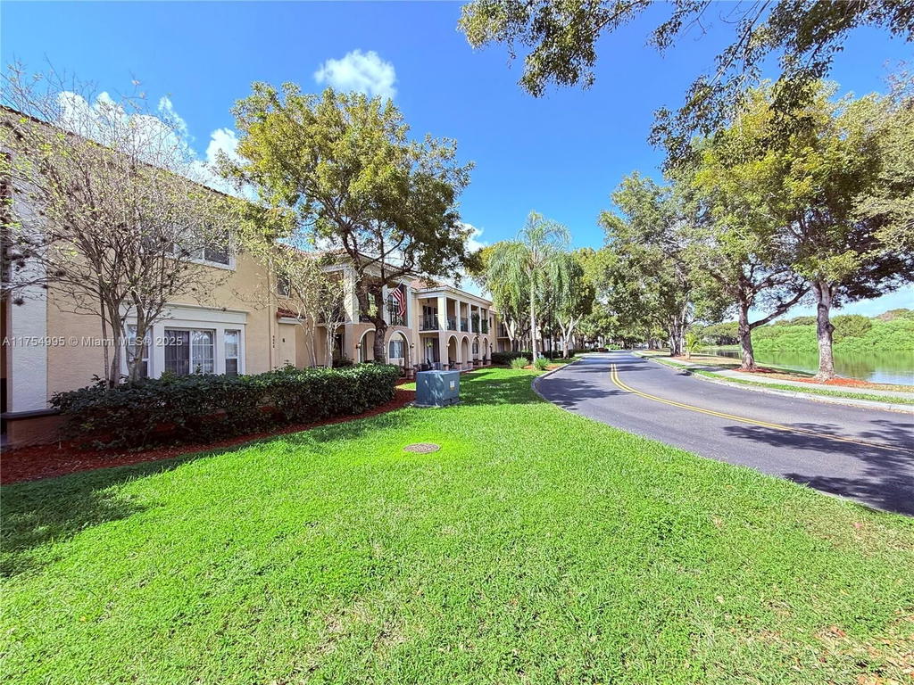 Real estate property located at 2586 Centergate Dr #104, Broward, Aventine At Miramar Condo, Miramar, FL
