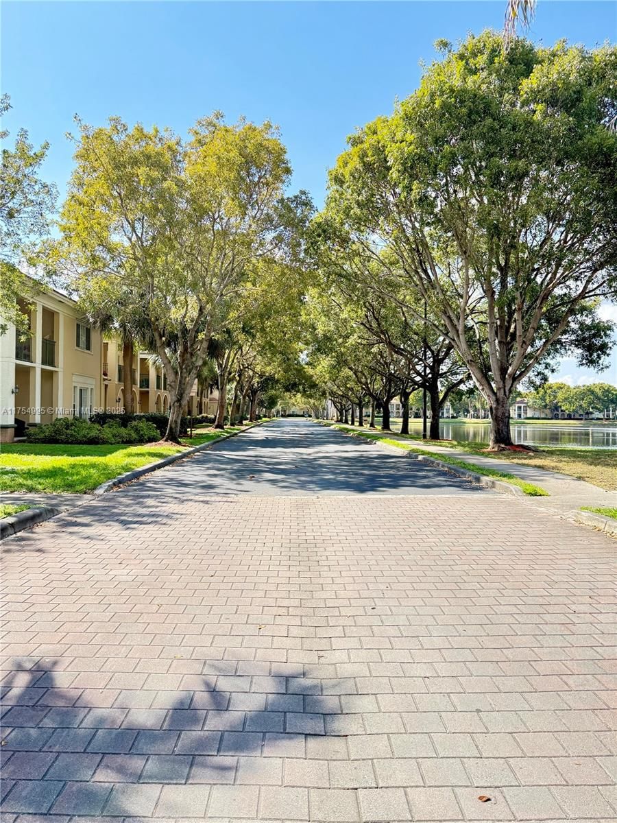 Real estate property located at 2586 Centergate Dr #104, Broward, Aventine At Miramar Condo, Miramar, FL