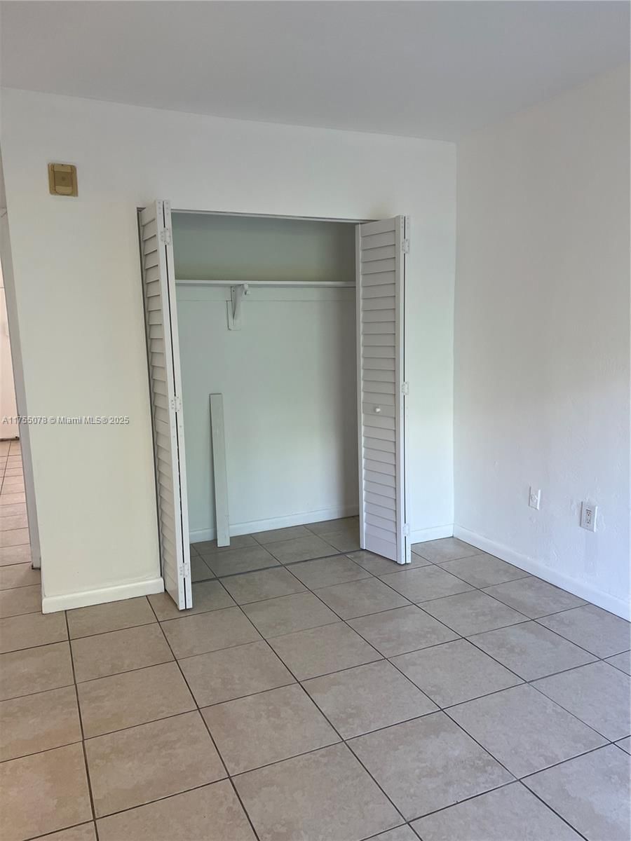 Real estate property located at 1860 Venice Park Dr #211, Miami-dade, Hidden Waters Condo, North Miami, FL