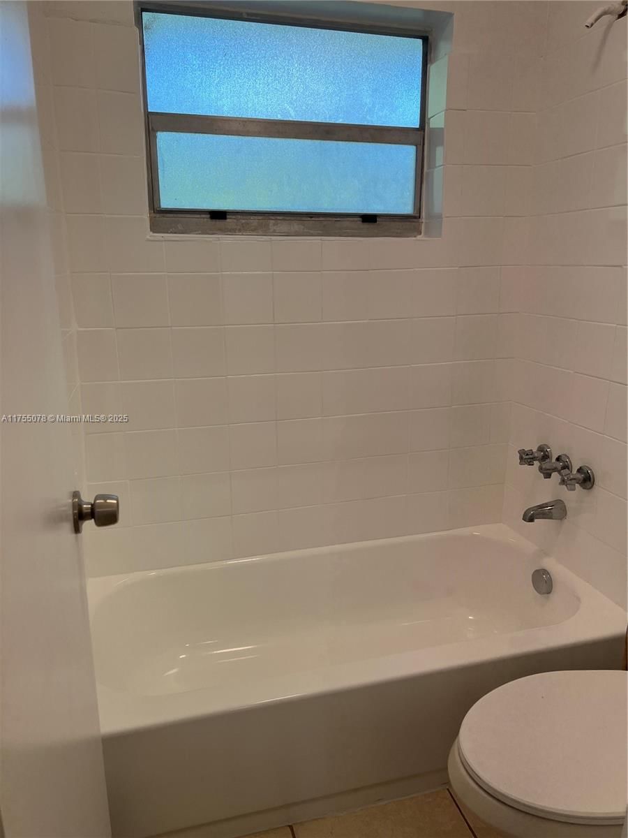 Real estate property located at 1860 Venice Park Dr #211, Miami-dade, Hidden Waters Condo, North Miami, FL