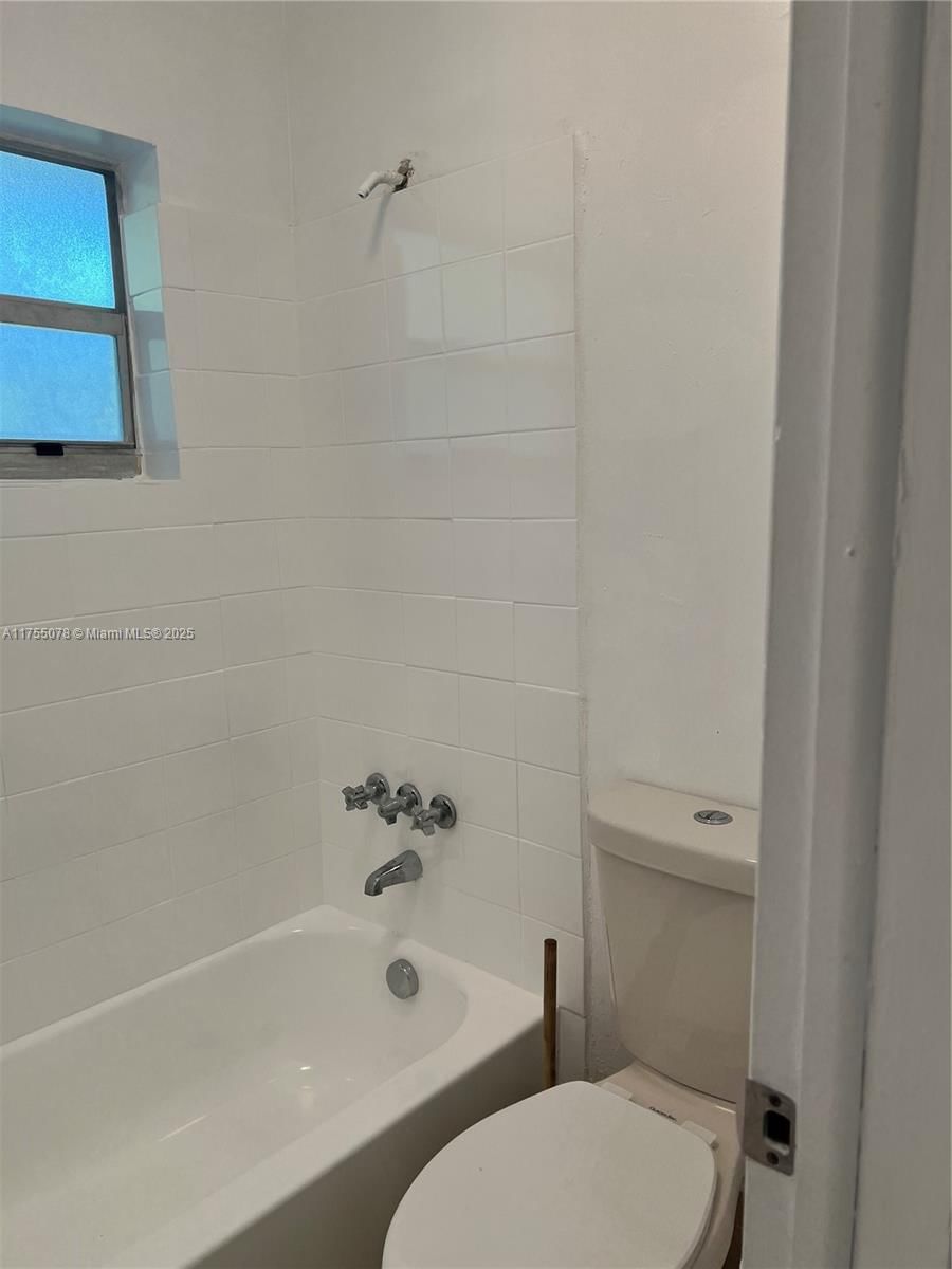 Real estate property located at 1860 Venice Park Dr #211, Miami-dade, Hidden Waters Condo, North Miami, FL