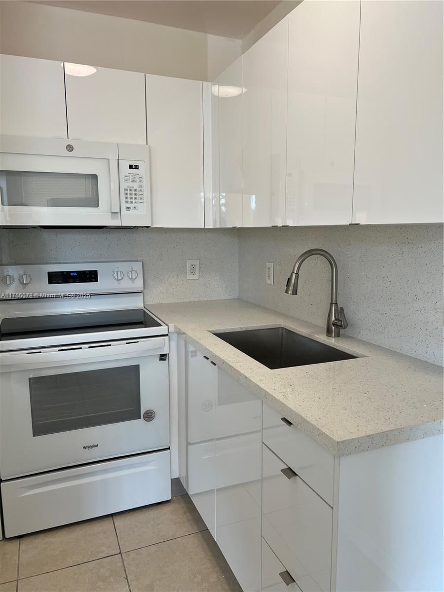 Real estate property located at 1860 Venice Park Dr #211, Miami-dade, Hidden Waters Condo, North Miami, FL