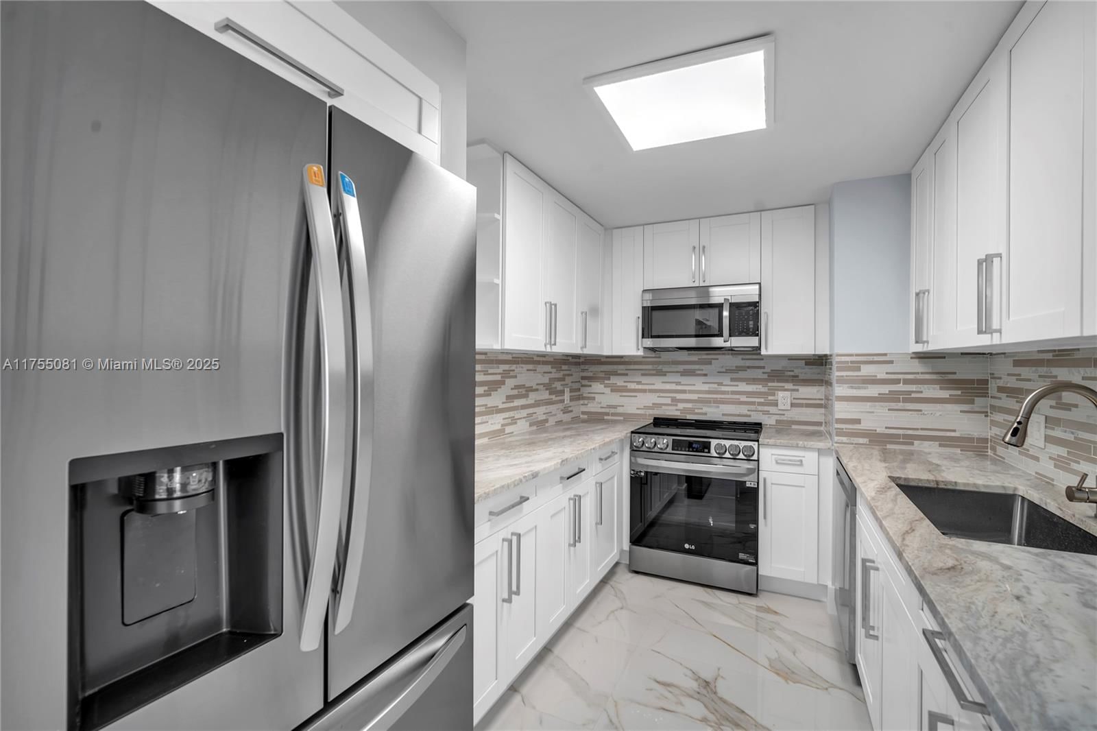 Real estate property located at 5600 Flagler Dr #304, Palm Beach, Palm Beach House Condo, West Palm Beach, FL