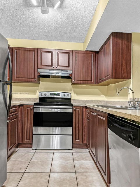 Real estate property located at 250 Palm Cir W #103, Broward, Palms Of Pembroke Condo, Pembroke Pines, FL