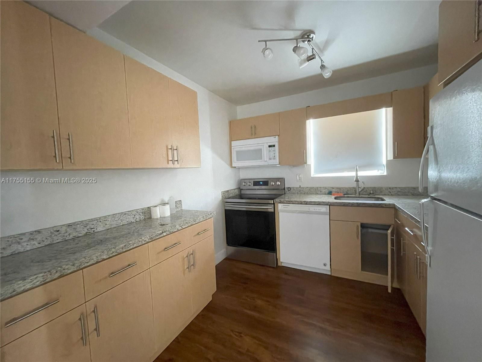 Real estate property located at 821 Euclid Ave #403, Miami-dade, 821 Euclid Condo, Miami Beach, FL