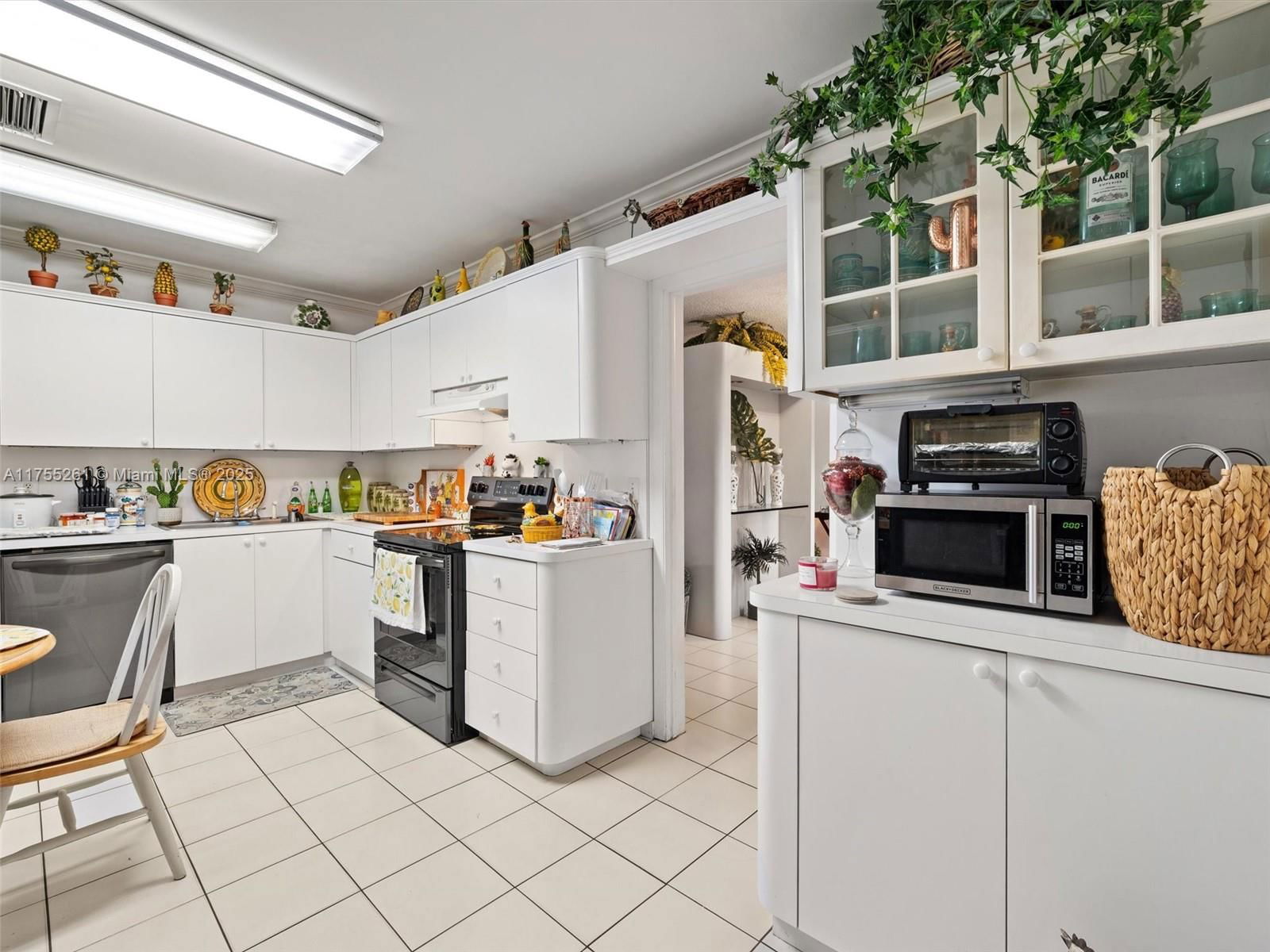 Real estate property located at 8980 12th St, Miami-dade, Boleda Subdivision, Miami, FL