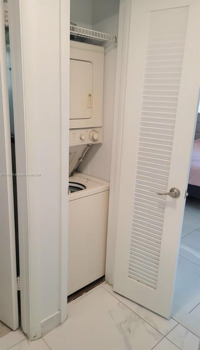 Real estate property located at 5170 40th Ave #9E, Broward, Oak Hills Condo No Iv, Dania Beach, FL