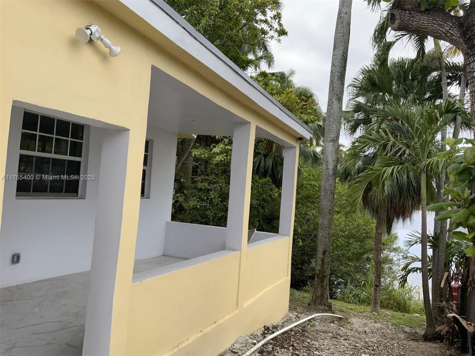 Real estate property located at 13520 17th Ave, Miami-dade, 1st Addn To Pine Tree Lak, Opa-Locka, FL