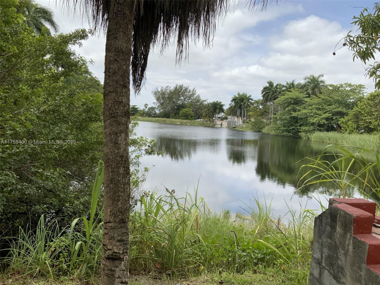 Real estate property located at 13520 17th Ave, Miami-dade, 1st Addn To Pine Tree Lak, Opa-Locka, FL