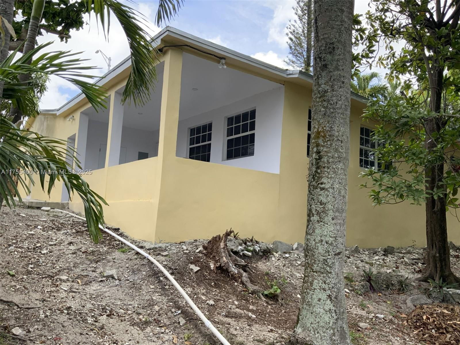 Real estate property located at 13520 17th Ave, Miami-dade, 1st Addn To Pine Tree Lak, Opa-Locka, FL
