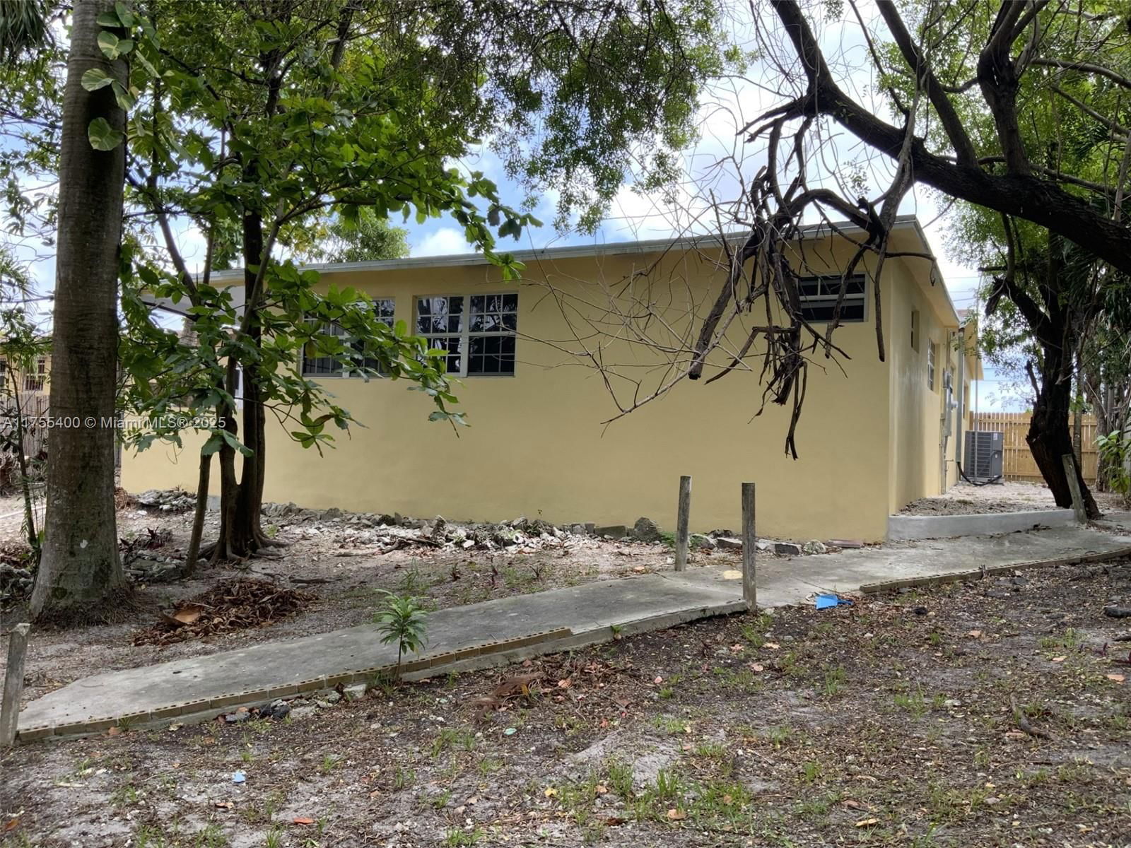 Real estate property located at 13520 17th Ave, Miami-dade, 1st Addn To Pine Tree Lak, Opa-Locka, FL