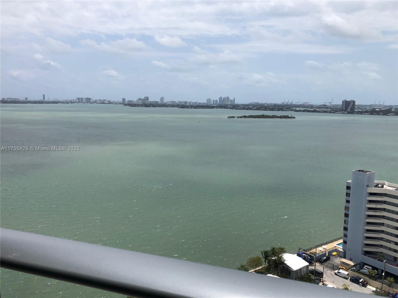 Real estate property located at 650 32nd St #2006, Miami-dade, Paraiso Bay Condo, Miami, FL