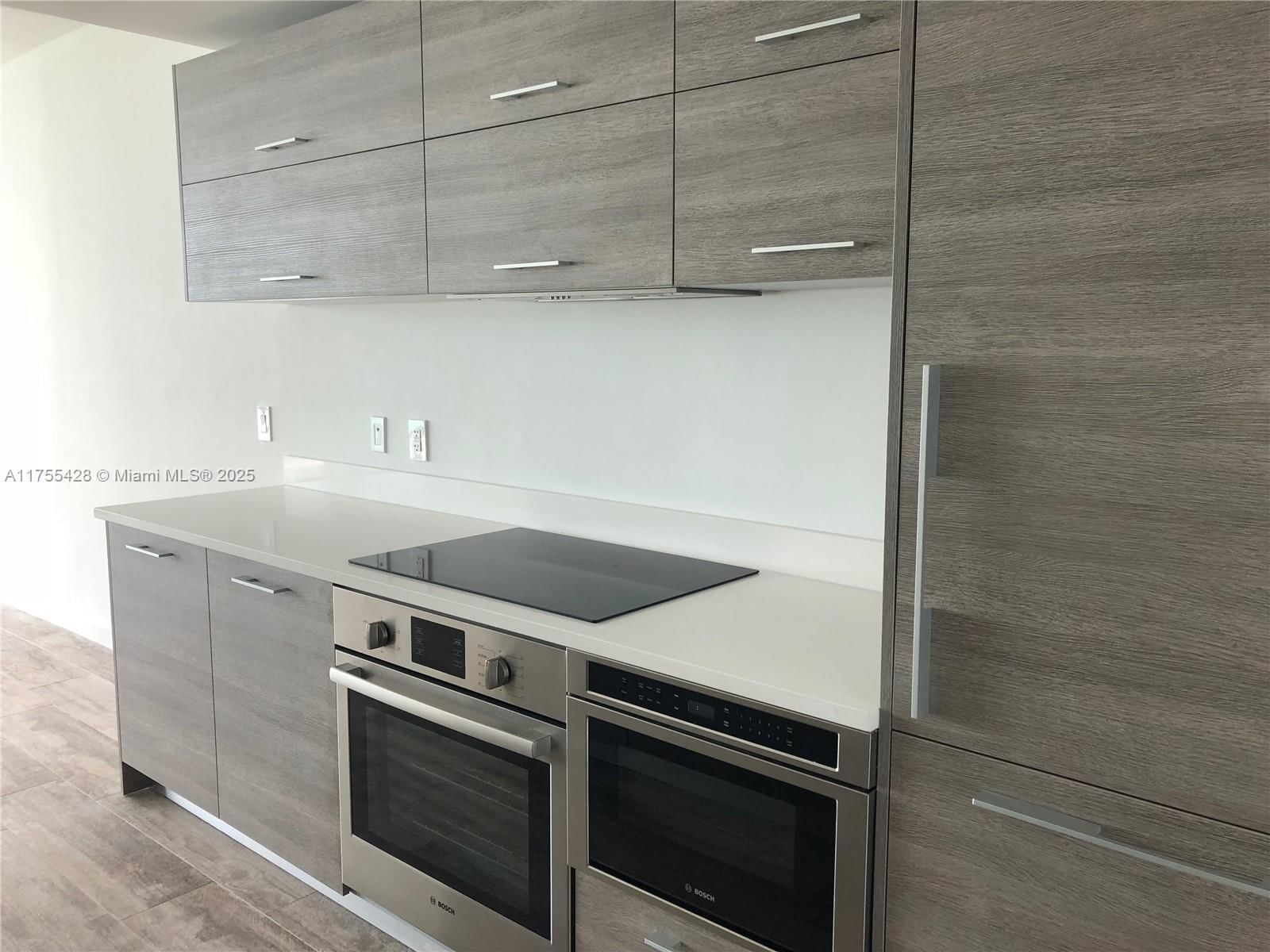 Real estate property located at 650 32nd St #2006, Miami-dade, Paraiso Bay Condo, Miami, FL