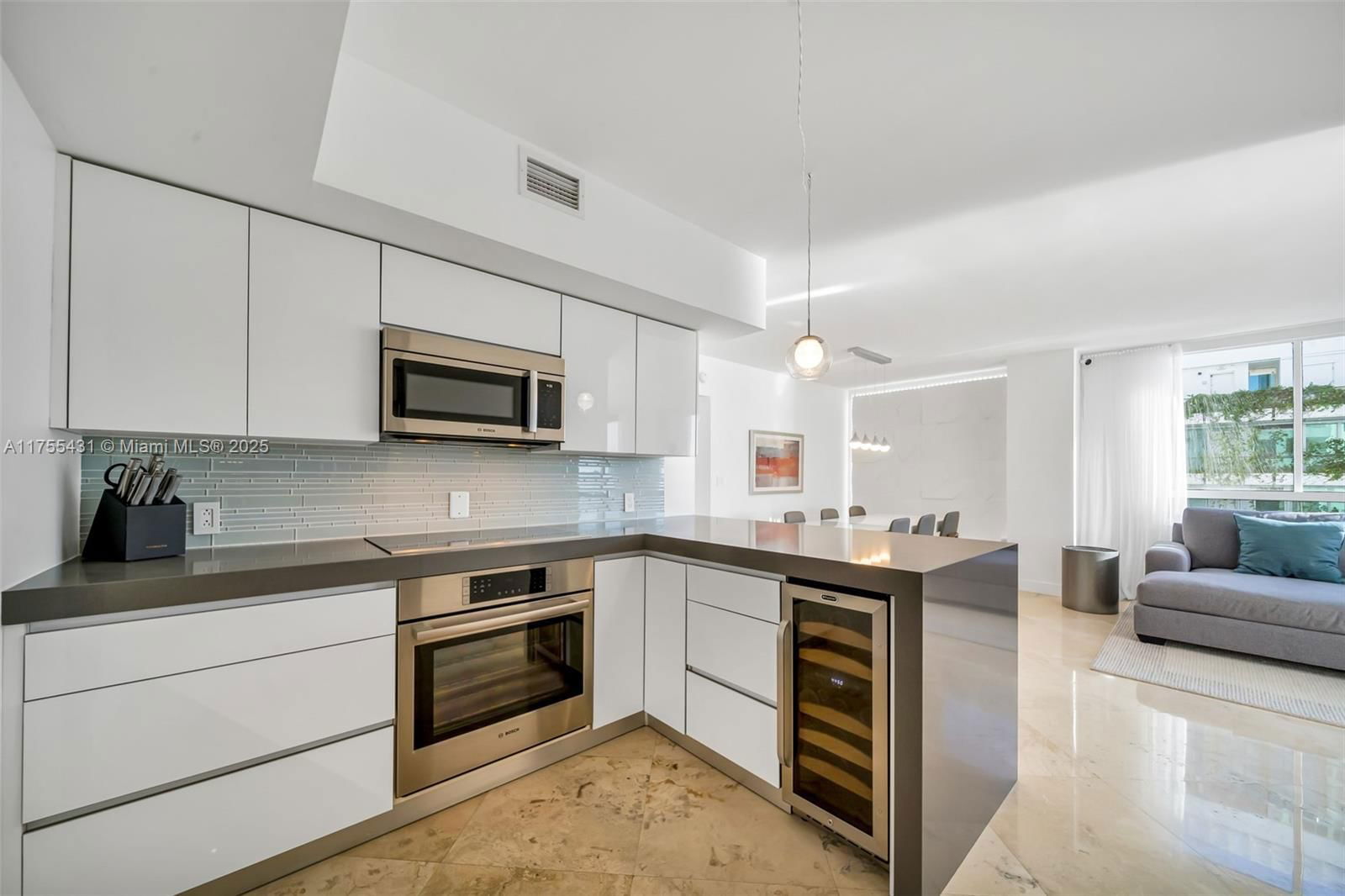 Real estate property located at 1330 West Ave #808, Miami-dade, The Waverly At South Beac, Miami Beach, FL