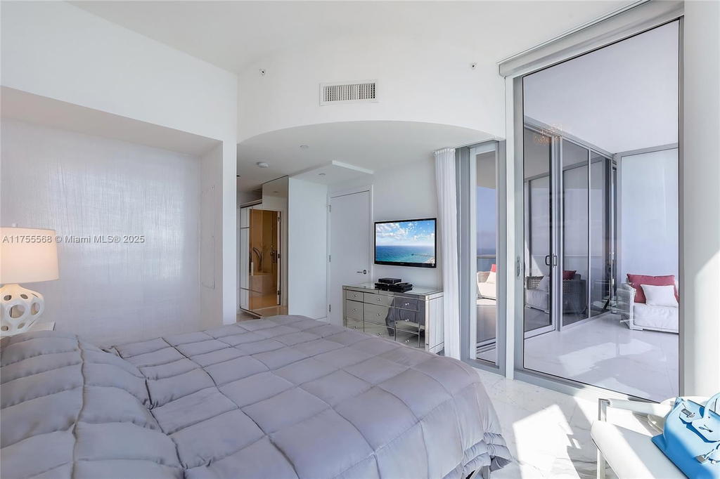 Real estate property located at 17121 Collins Ave #2606, Miami-dade, Jade Ocean Condo, Sunny Isles Beach, FL