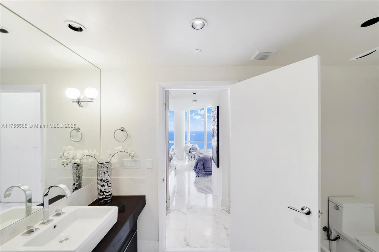 Real estate property located at 17121 Collins Ave #2606, Miami-dade, Jade Ocean Condo, Sunny Isles Beach, FL