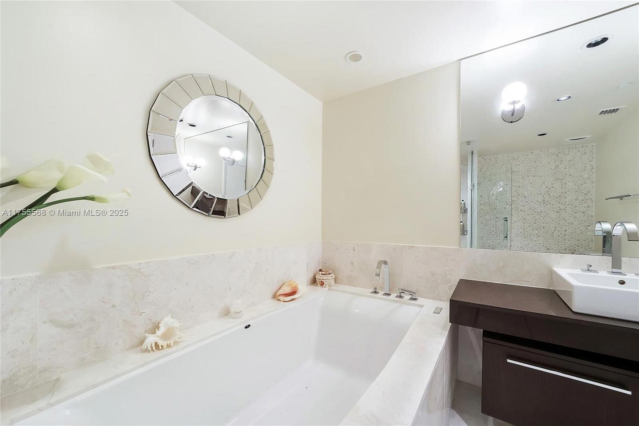 Real estate property located at 17121 Collins Ave #2606, Miami-dade, Jade Ocean Condo, Sunny Isles Beach, FL