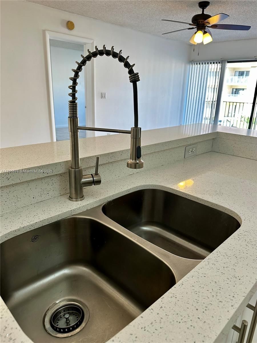 Real estate property located at 9200 Atlantic Blvd #1422, Broward, Visconti Condo, Coral Springs, FL