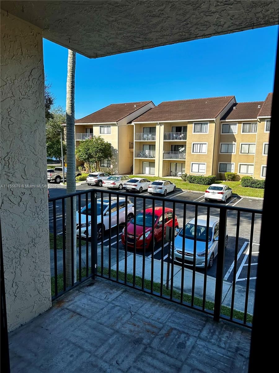 Real estate property located at 9200 Atlantic Blvd #1422, Broward, Visconti Condo, Coral Springs, FL