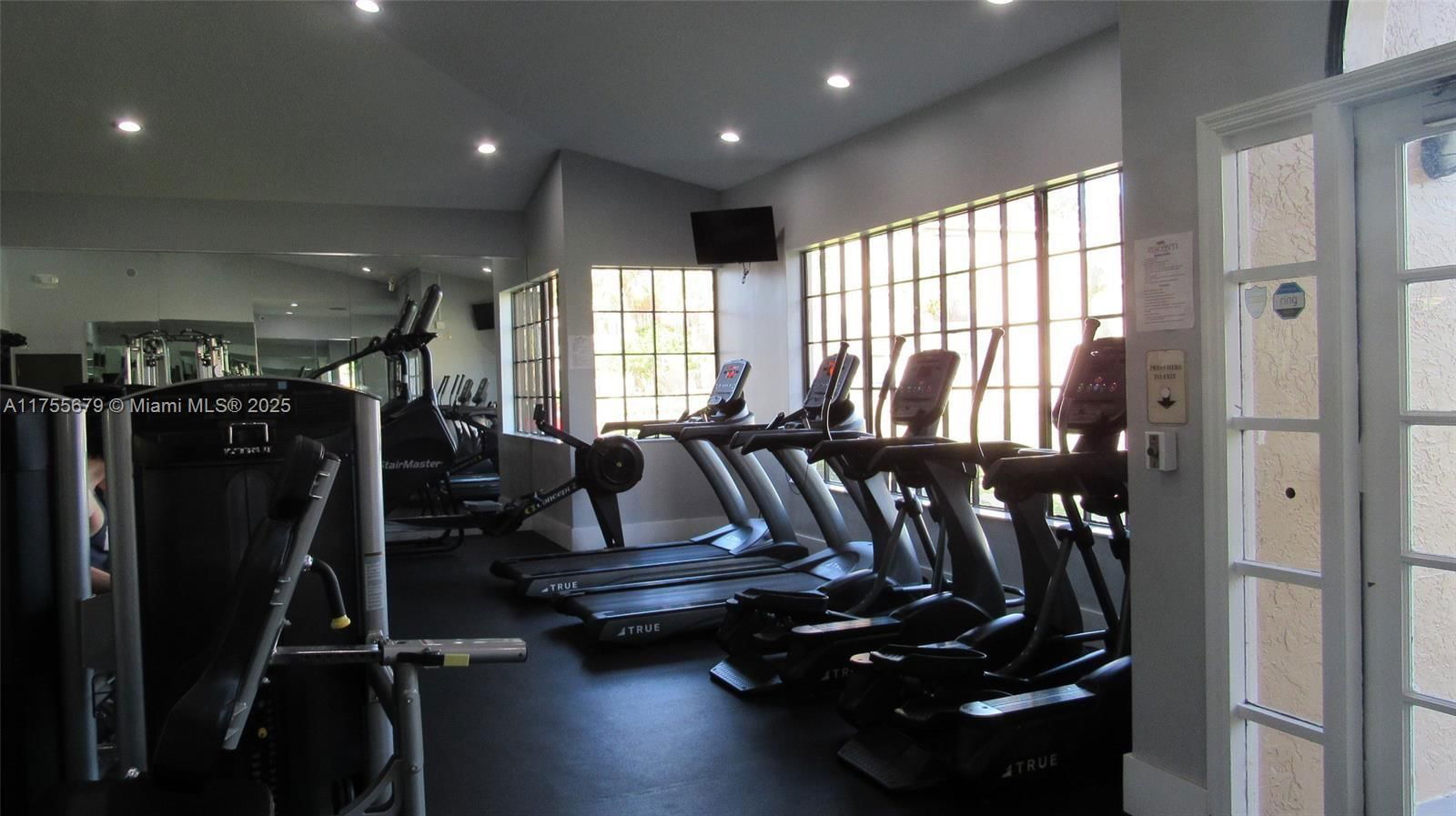 Real estate property located at 9200 Atlantic Blvd #1422, Broward, Visconti Condo, Coral Springs, FL
