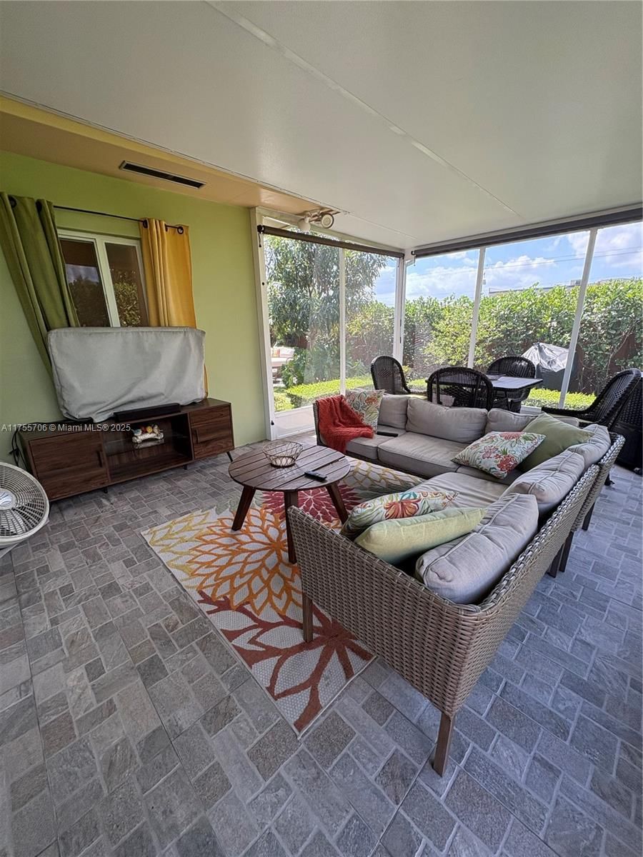 Real estate property located at 6412 31st Ct, Miami-dade, Dupuis Point Sub, Miami, FL