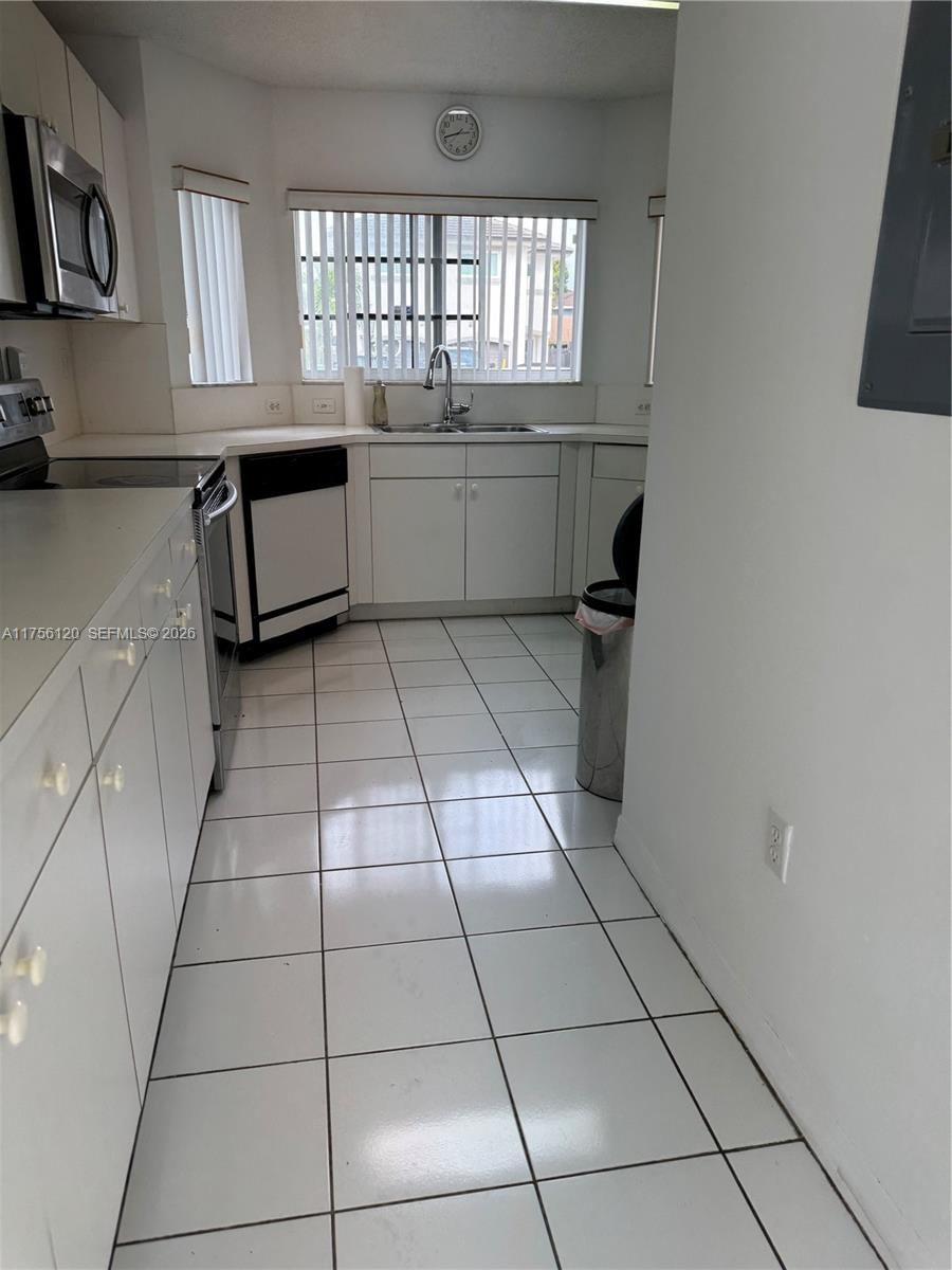 Real estate property located at 14156 163rd Ter, Miami-dade, Laguna Ponds Sec 2, Miami, FL