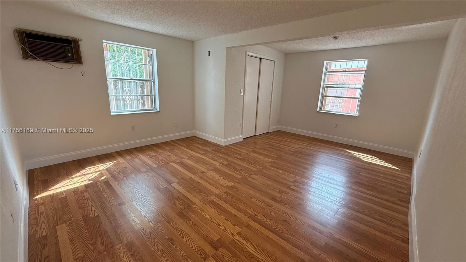 Real estate property located at 10500 32nd Ct, Miami-dade, Acme Gulfair 2nd Addn, Miami, FL