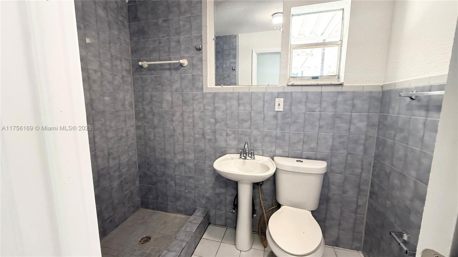 Real estate property located at 10500 32nd Ct, Miami-dade, Acme Gulfair 2nd Addn, Miami, FL