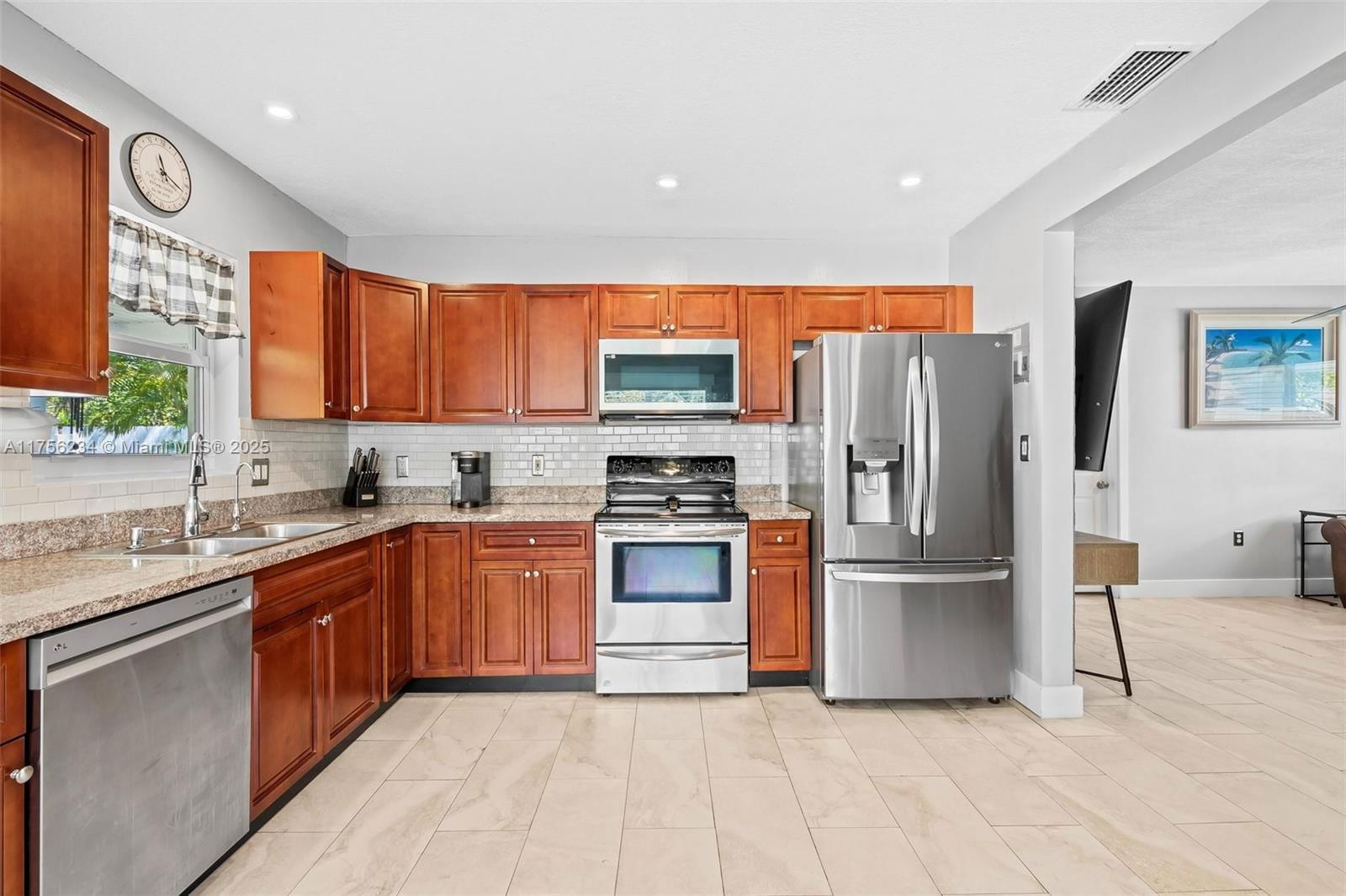 Real estate property located at 621 37th St, Broward, Lloyd Estates Add Corr Pl, Oakland Park, FL