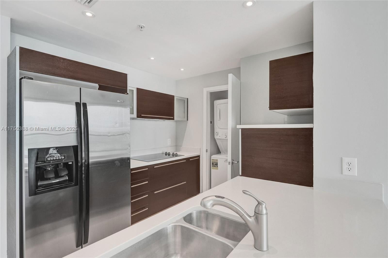 Real estate property located at 1900 Bayshore Dr #2016, Miami-dade, Quantum On The Bay Condo, Miami, FL