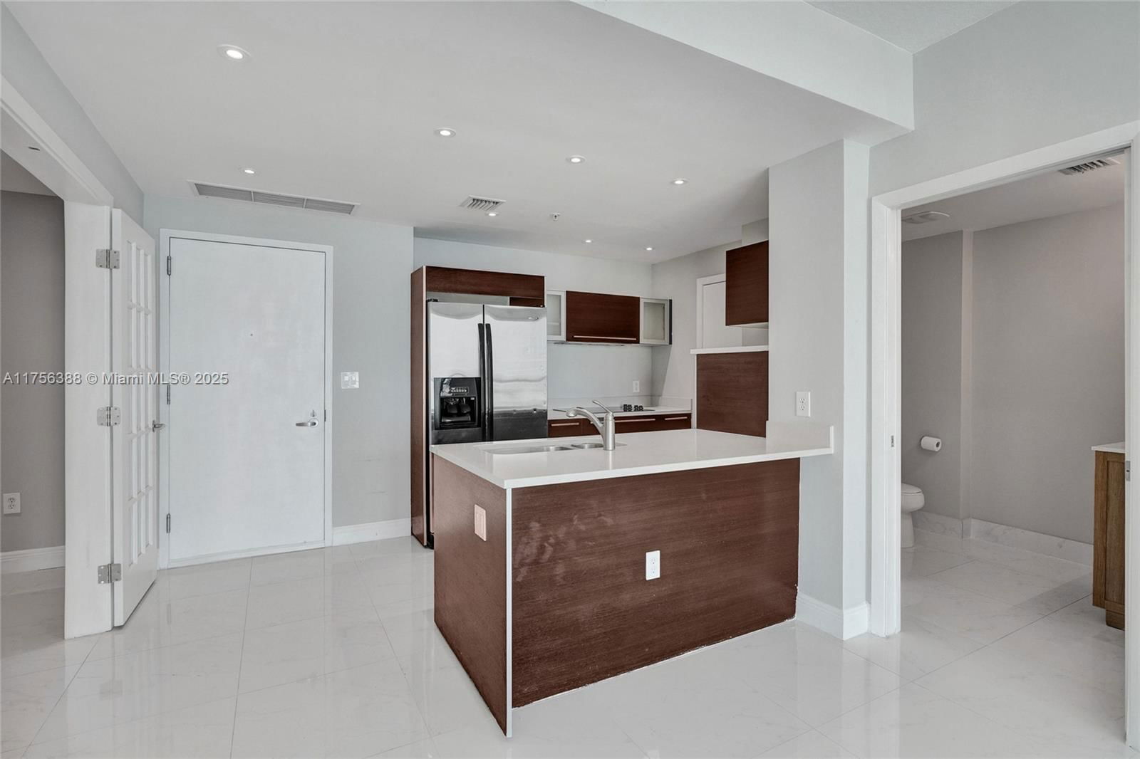 Real estate property located at 1900 Bayshore Dr #2016, Miami-dade, Quantum On The Bay Condo, Miami, FL