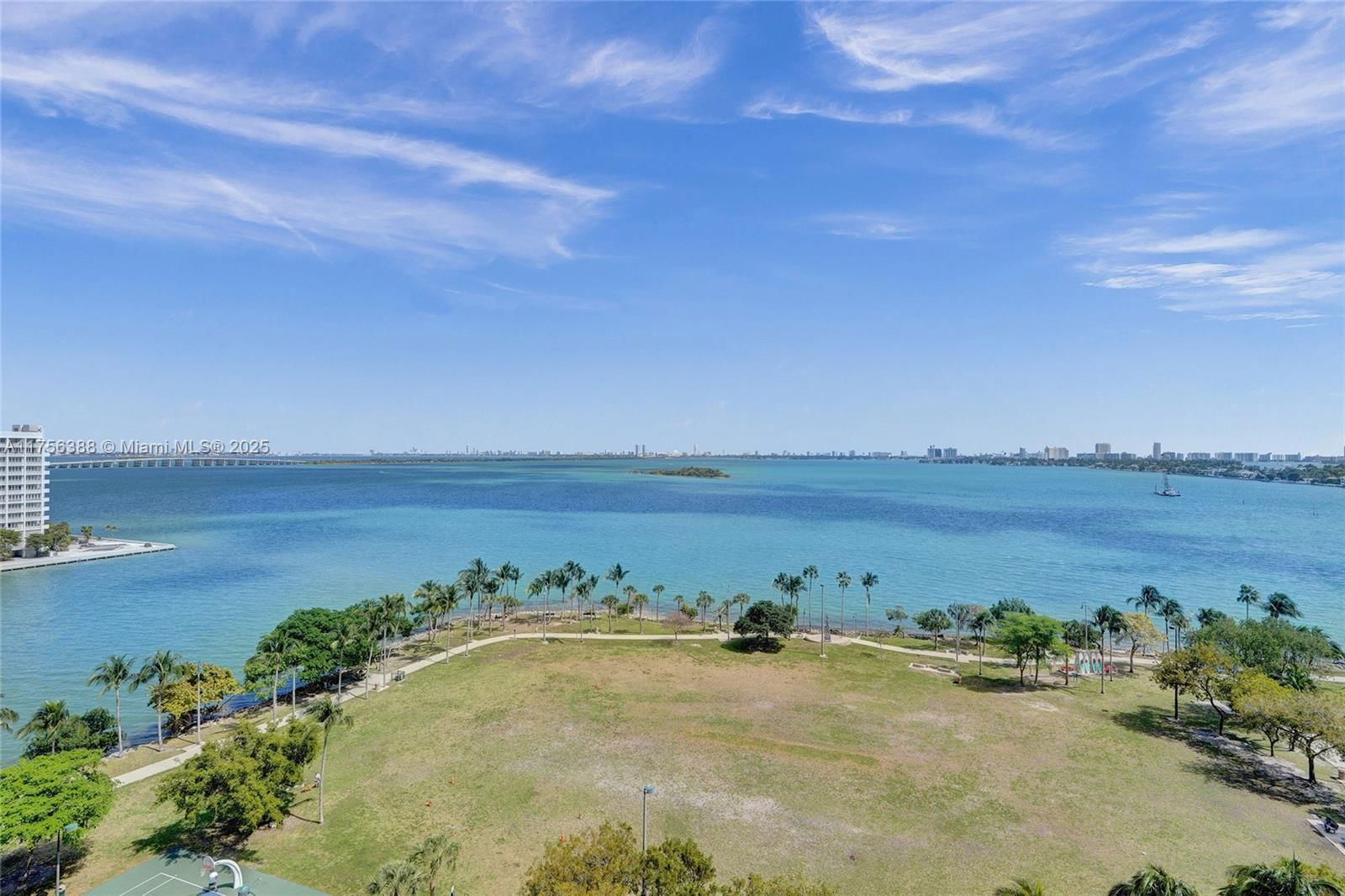 Real estate property located at 1900 Bayshore Dr #2016, Miami-dade, Quantum On The Bay Condo, Miami, FL