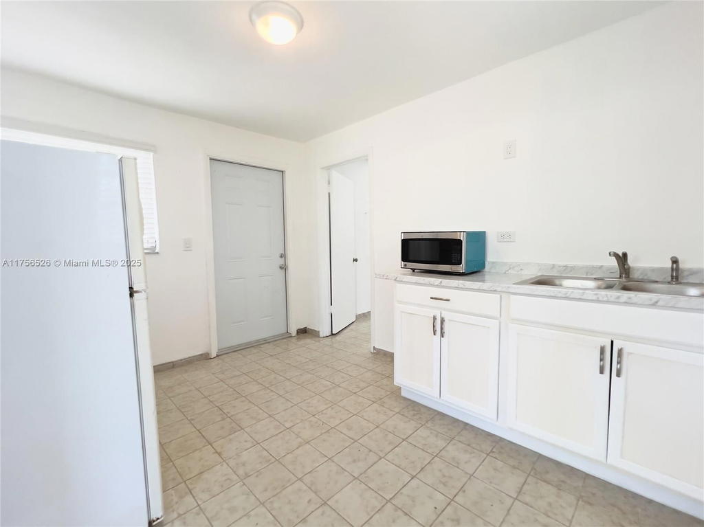Real estate property located at 3595 98th St, Miami-dade, The Tropics Addn, Miami, FL