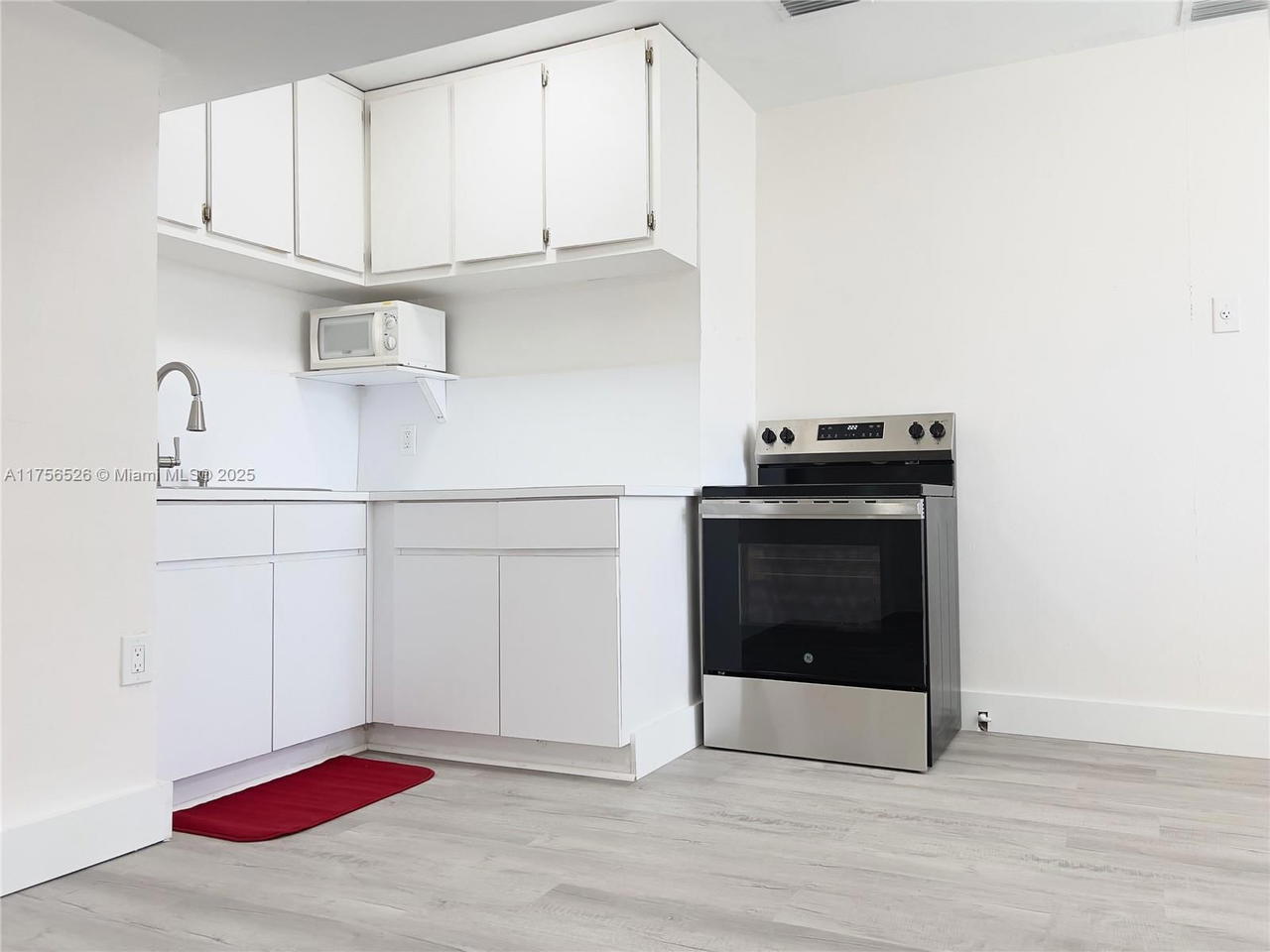 Real estate property located at 3595 98th St, Miami-dade, The Tropics Addn, Miami, FL