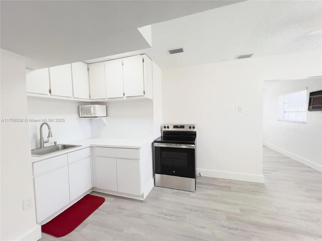 Real estate property located at 3595 98th St, Miami-dade, The Tropics Addn, Miami, FL