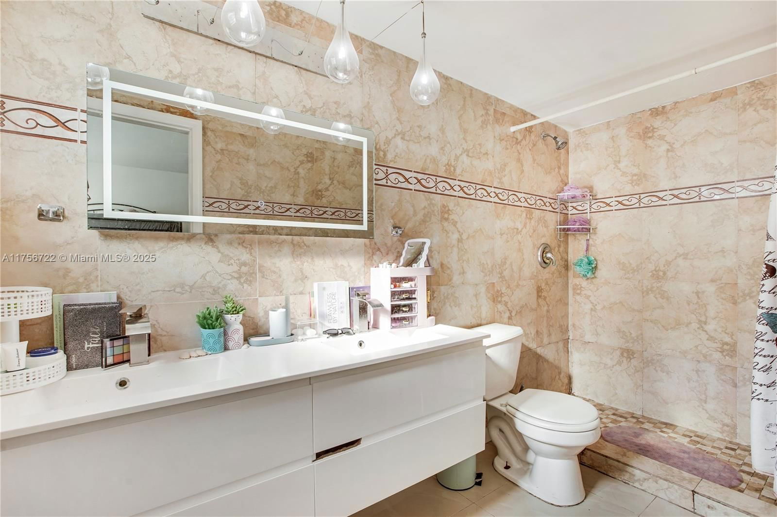 Real estate property located at 11930 19th Dr #7, Miami-dade, Sans Souci Condo, North Miami, FL