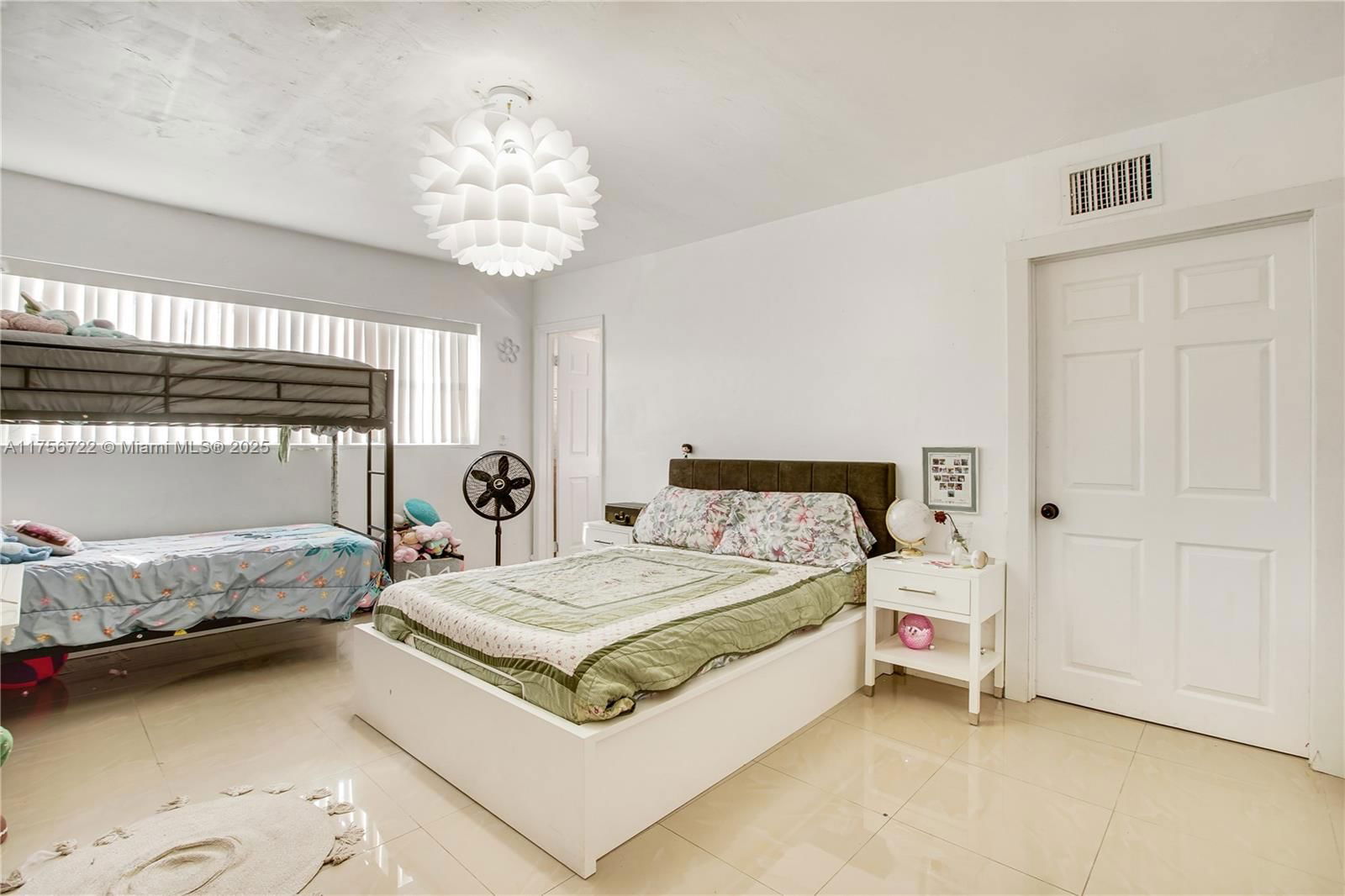 Real estate property located at 11930 19th Dr #7, Miami-dade, Sans Souci Condo, North Miami, FL