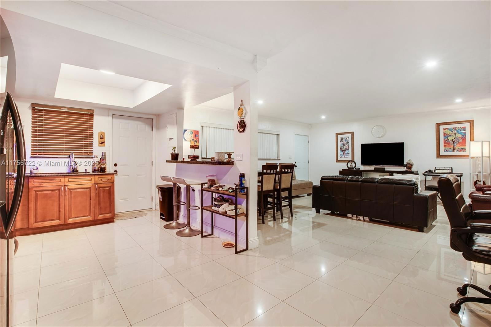 Real estate property located at 11930 19th Dr #7, Miami-dade, Sans Souci Condo, North Miami, FL