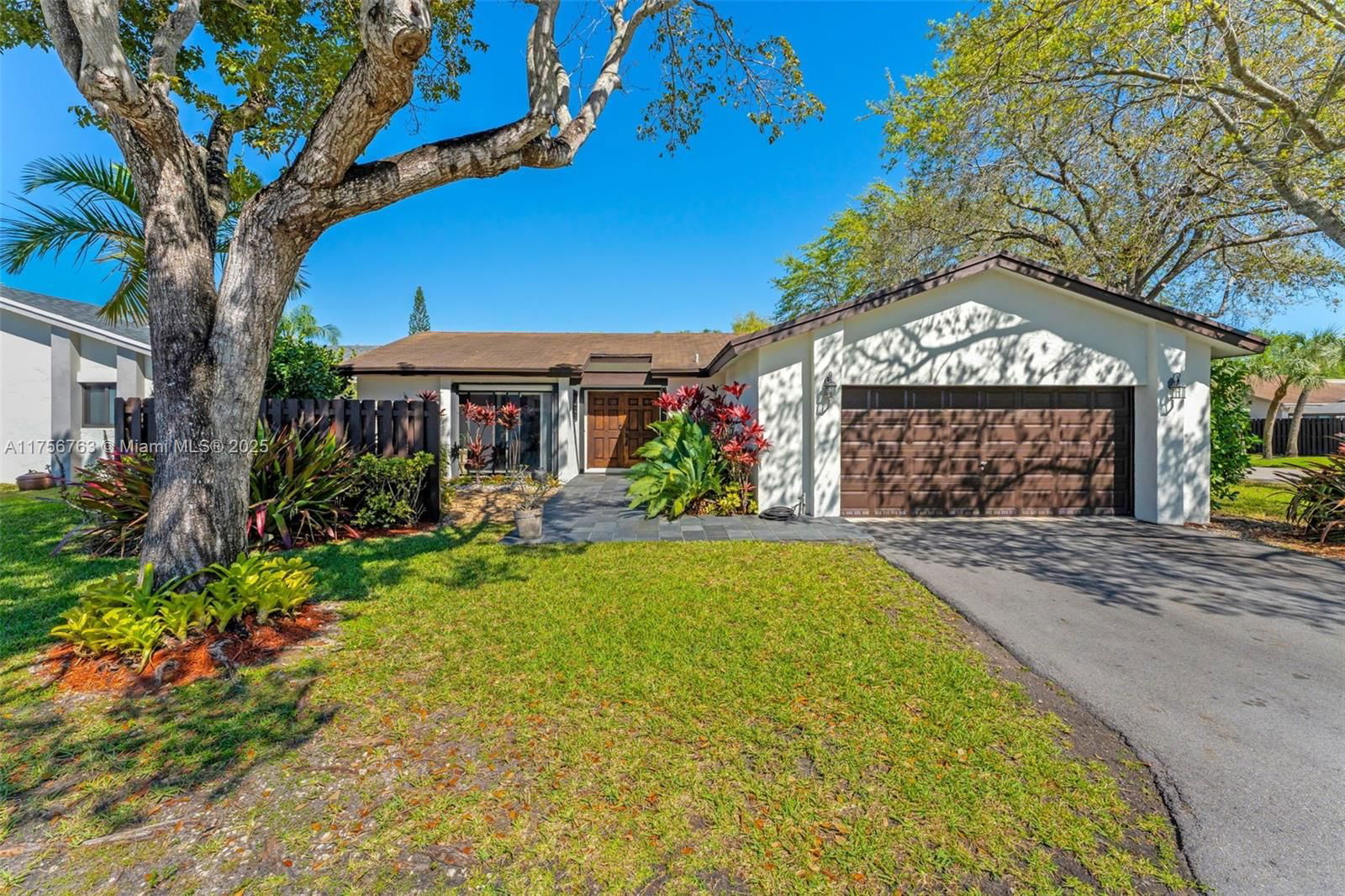 Real estate property located at 13607 114th Ln, Miami-dade, Crossings Patio Homes Sec, Miami, FL