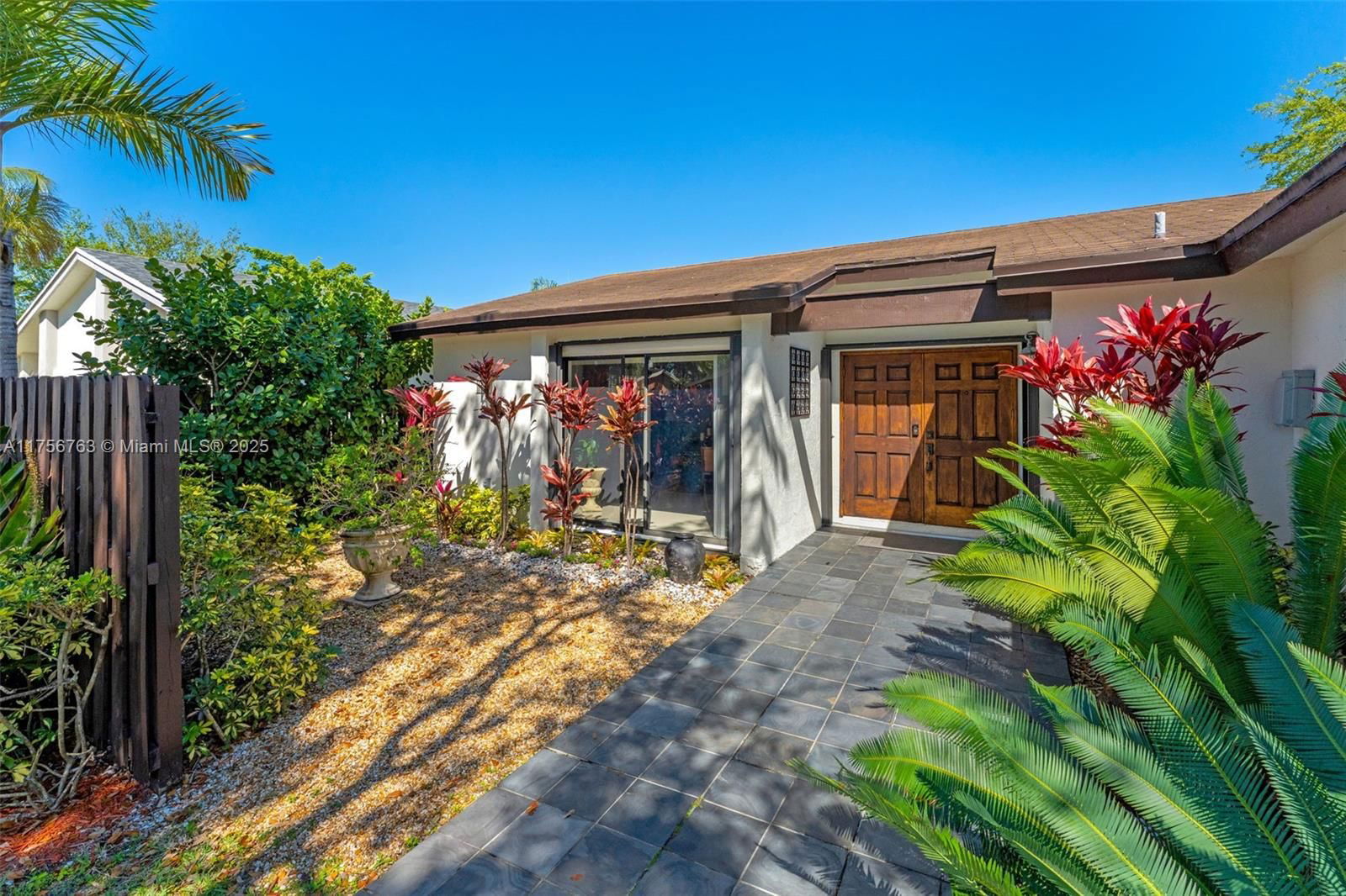 Real estate property located at 13607 114th Ln, Miami-dade, Crossings Patio Homes Sec, Miami, FL