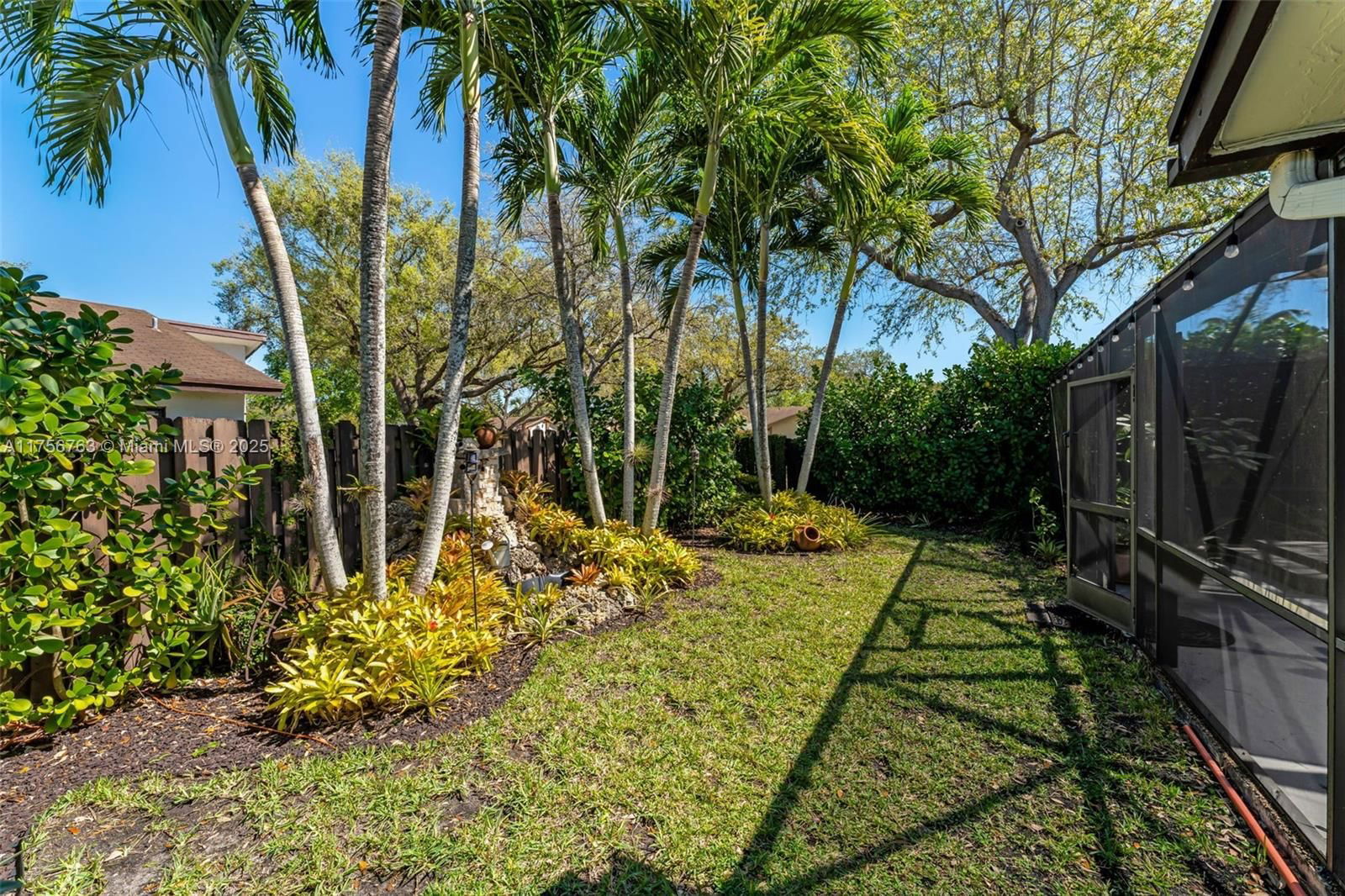 Real estate property located at 13607 114th Ln, Miami-dade, Crossings Patio Homes Sec, Miami, FL