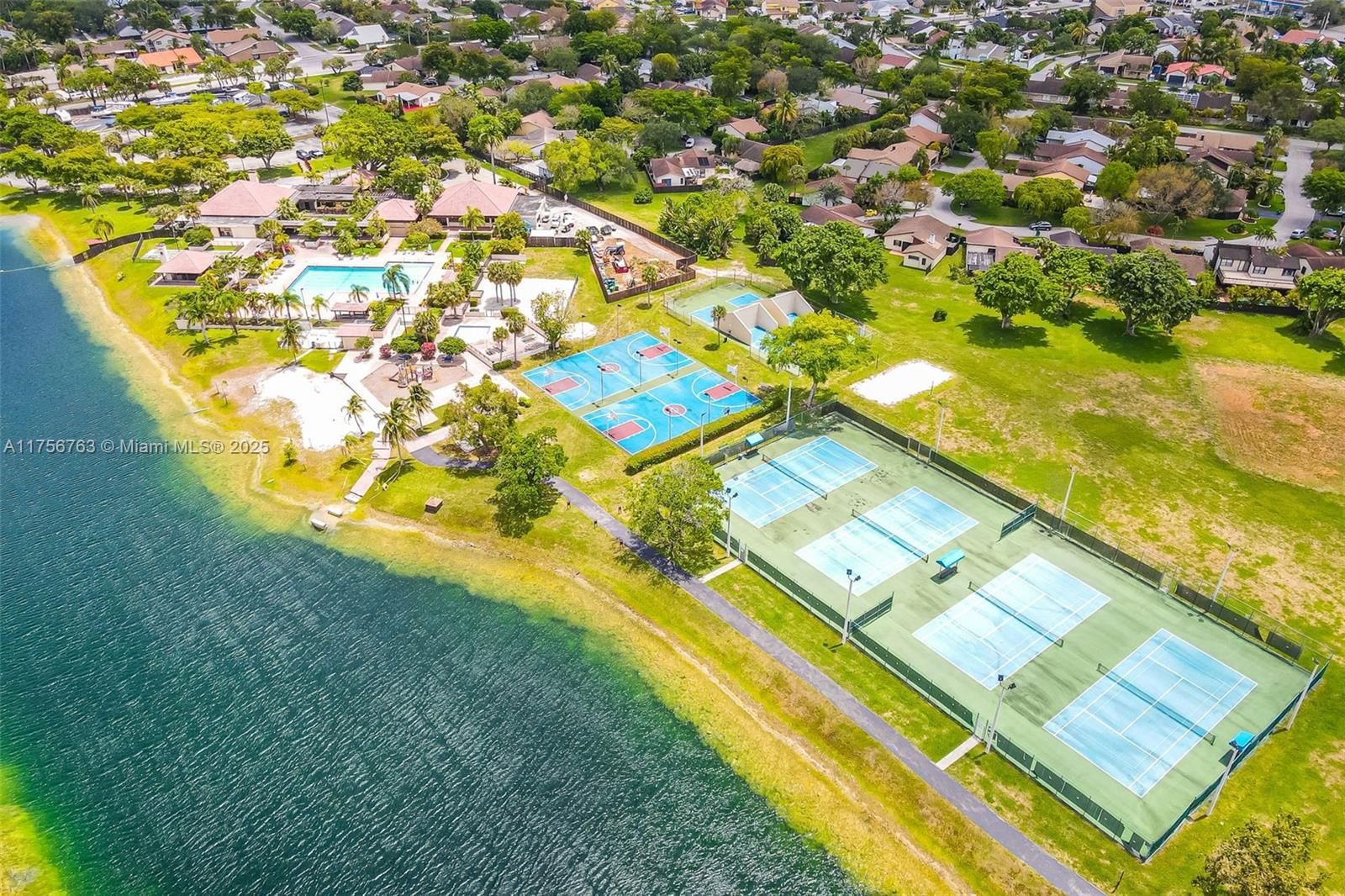Real estate property located at 13607 114th Ln, Miami-dade, Crossings Patio Homes Sec, Miami, FL