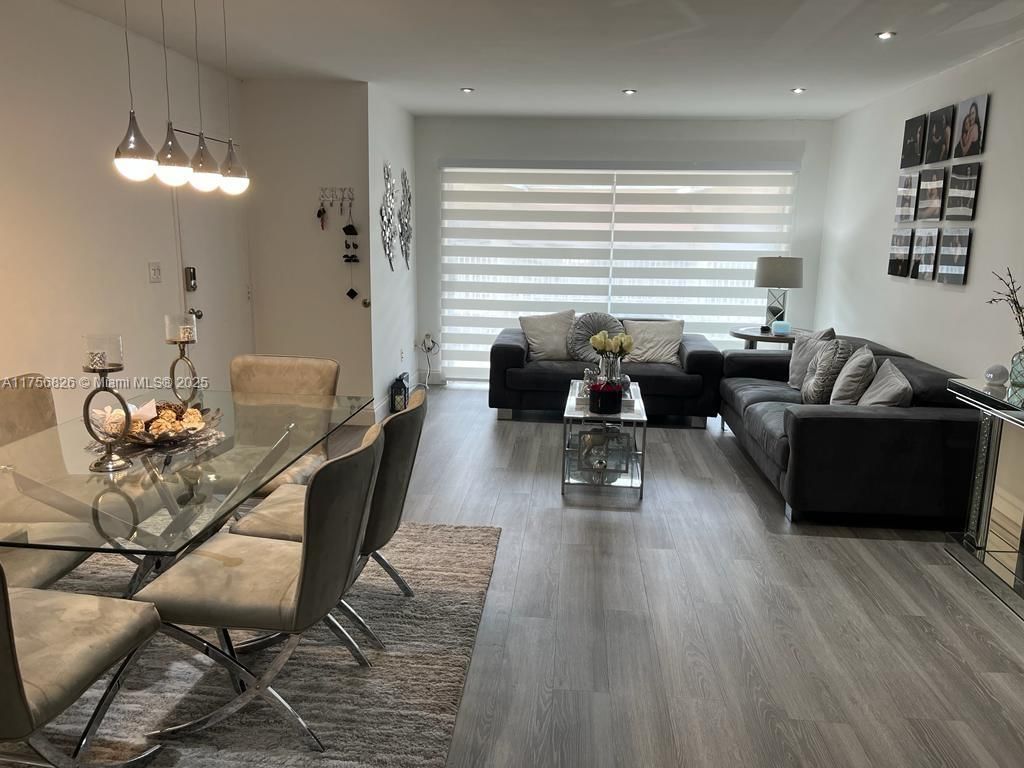 Real estate property located at 4410 79th Ave #2B, Miami-dade, Doral Gardens Condo, Doral, FL