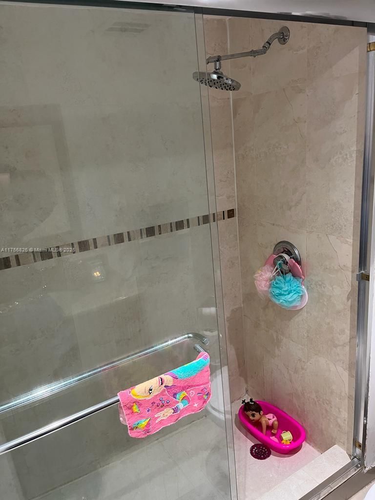 Real estate property located at 4410 79th Ave #2B, Miami-dade, Doral Gardens Condo, Doral, FL