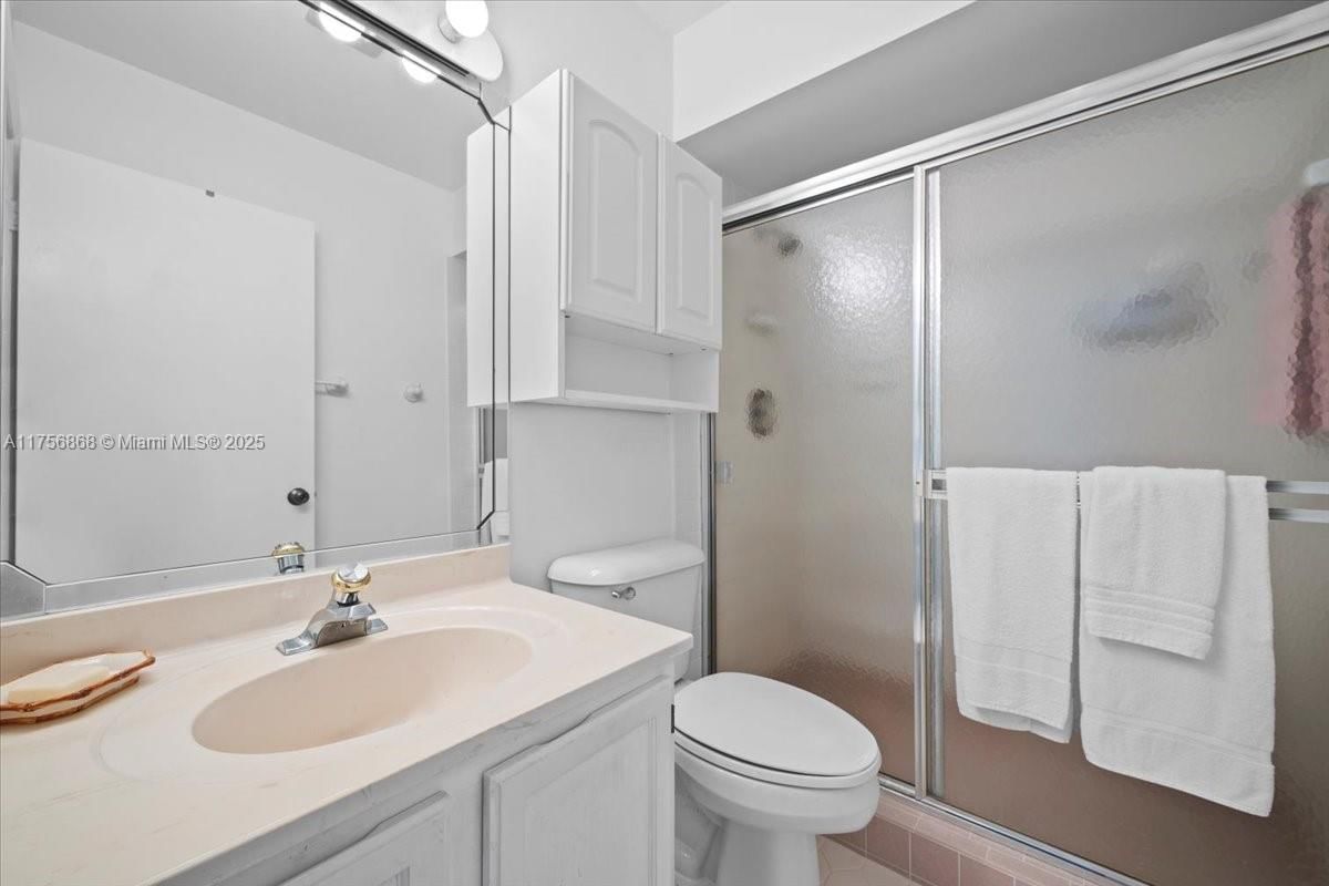 Real estate property located at 18369 Wood Haven Ln J, Martin, Riverbend Condo, Jupiter, FL