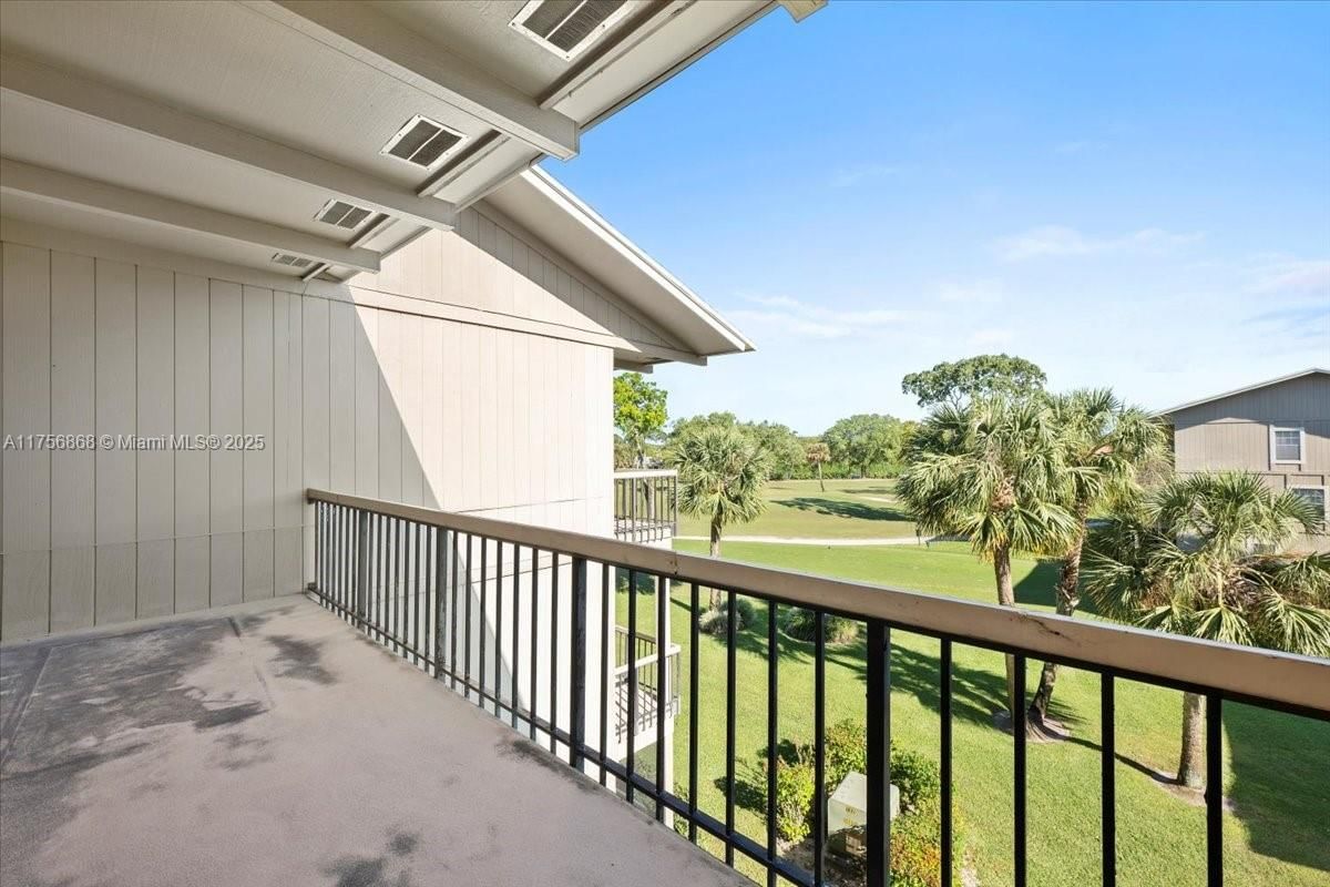 Real estate property located at 18369 Wood Haven Ln J, Martin, Riverbend Condo, Jupiter, FL