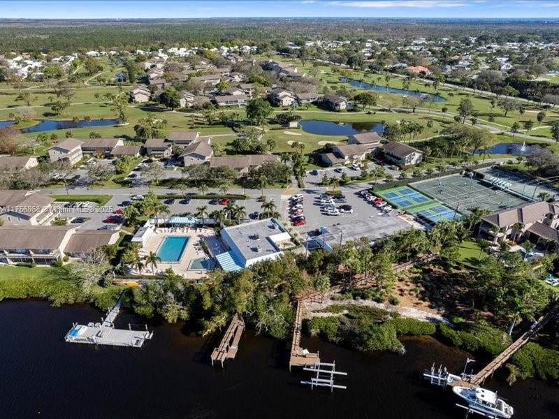 Real estate property located at 18369 Wood Haven Ln J, Martin, Riverbend Condo, Jupiter, FL