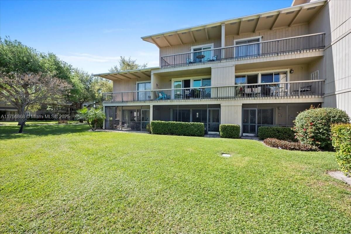 Real estate property located at 18369 Wood Haven Ln J, Martin, Riverbend Condo, Jupiter, FL